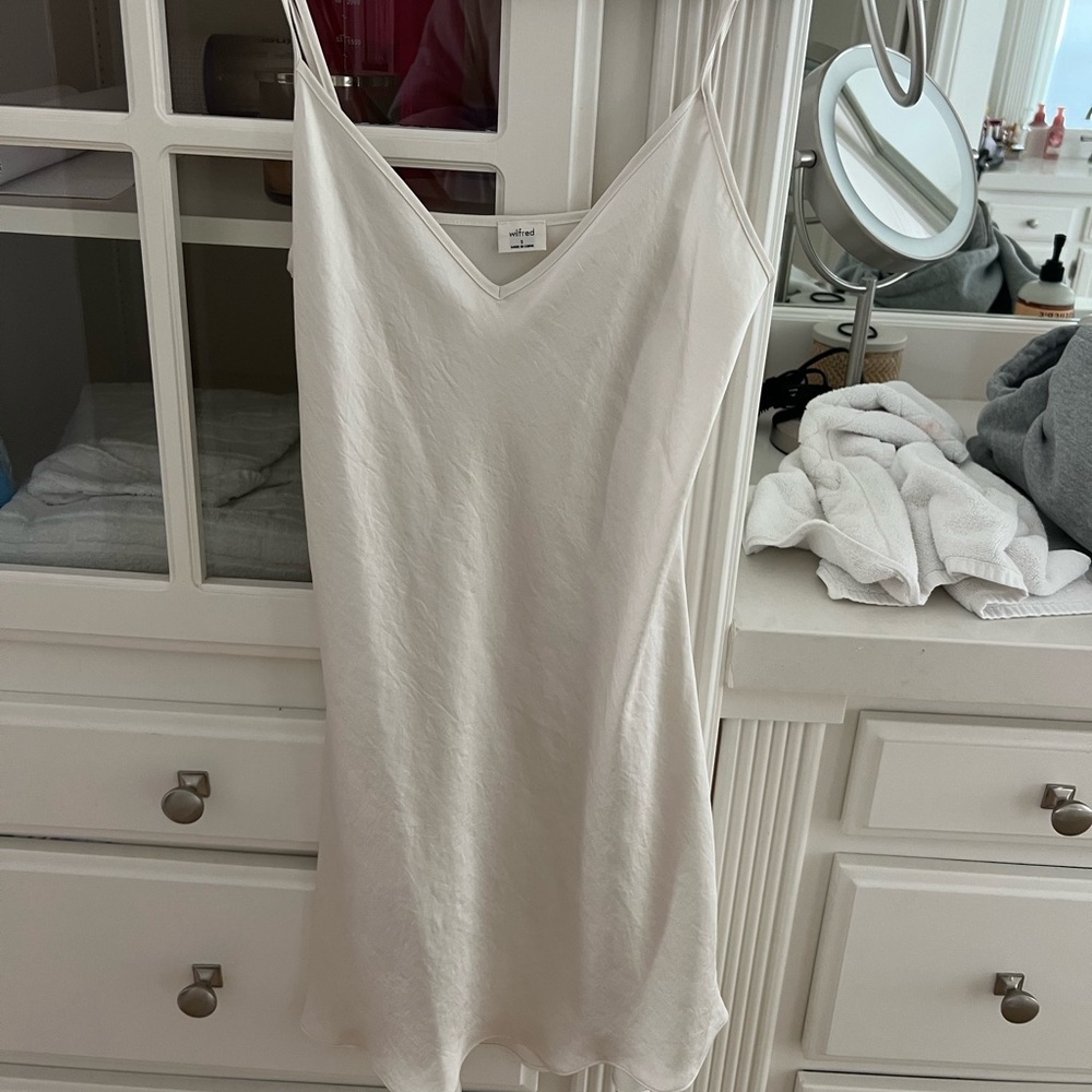Aritiza v neck slip dress
